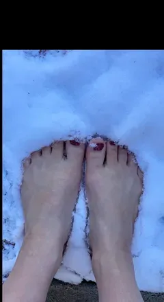 OnlyFans account  littlegoddessfeet header 2