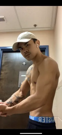 OnlyFans cuenta chrimsonchen header 2