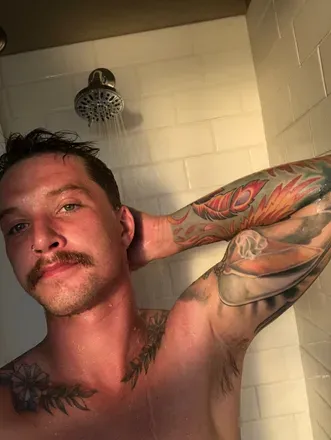 OnlyFans cuenta frankiewestwood header 2