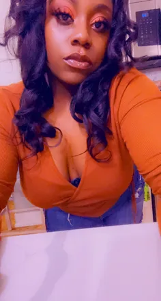 OnlyFans cuenta makethischocolatemelt header 2