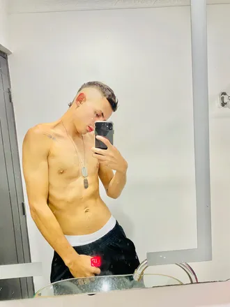 OnlyFans account  u114676296 header 2