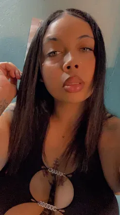 OnlyFans cuenta yellaa_skin avatar 1