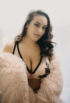 OnlyFans cuenta brunetteblaze avatar 1