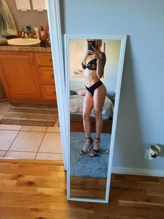 OnlyFans cuenta emiliabanks avatar 1