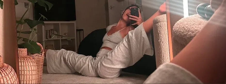 OnlyFans account  indirae header 2