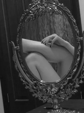 OnlyFans cuenta mirrakiss header 2