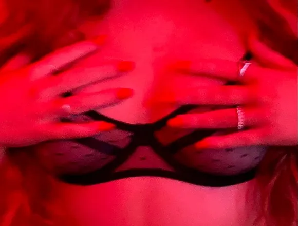 OnlyFans cuenta xokarlieeexo header 2
