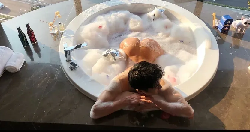 OnlyFans account  monsieur_austin header 2