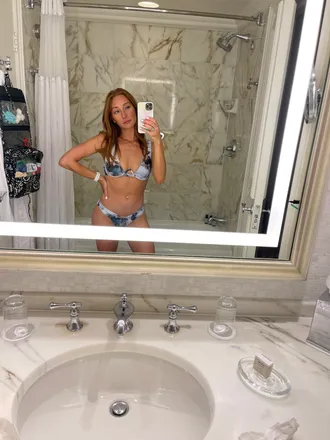 OnlyFans cuenta real_housewife_elle header 2