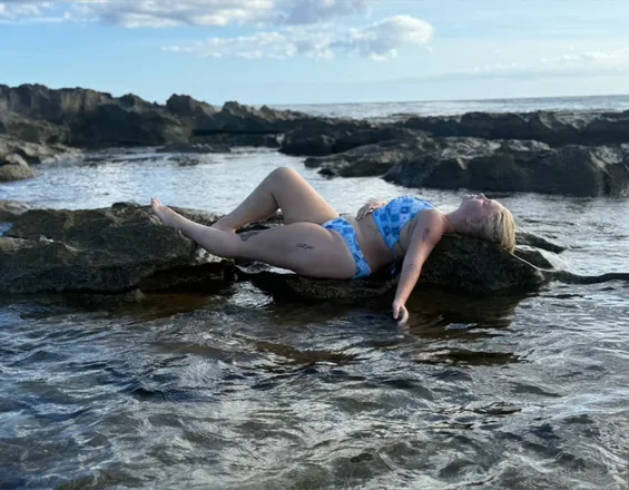 OnlyFans cuenta yourgirldawn header 2