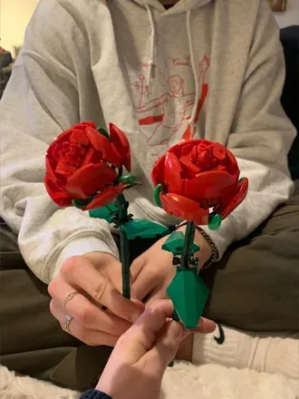 OnlyFans account  aimles header 1