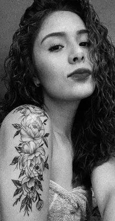 OnlyFans cuenta serratg1202 header 2