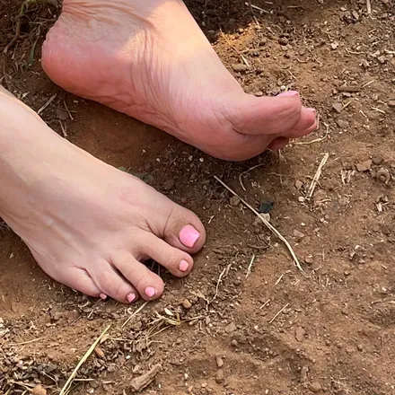OnlyFans cuenta thoseandthesefeet header 2