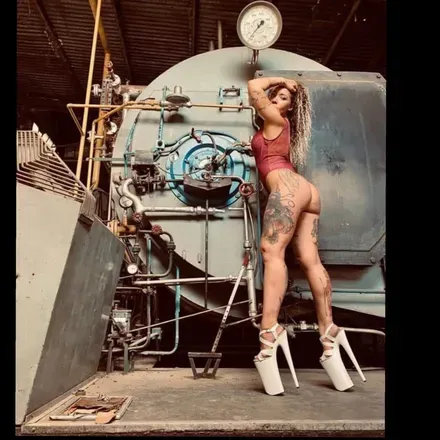 OnlyFans cuenta omega-queen avatar 1
