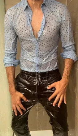 OnlyFans cuenta derekwetclothes avatar 1