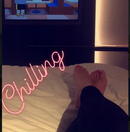 OnlyFans cuenta feetsiefeetz header 2