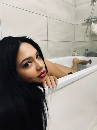 OnlyFans cuenta amara_w222 header 2