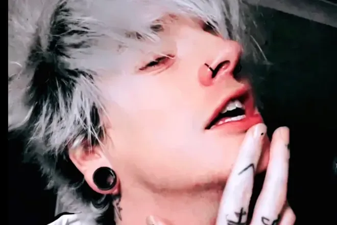 OnlyFans cuenta wolfie.bloom header 2