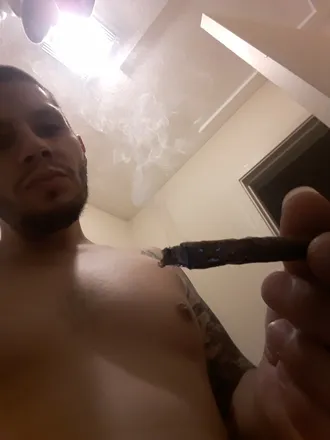 OnlyFans cuenta 420yourwolfdaddy69 header 2