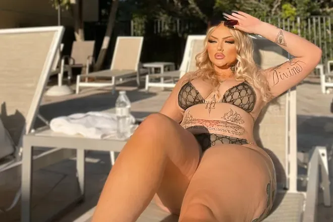 OnlyFans cuenta divineloyalty header 2