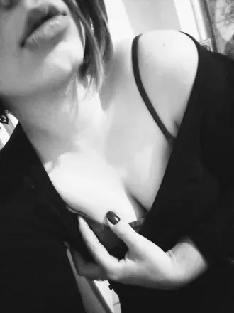OnlyFans account  erotica-louise avatar 1