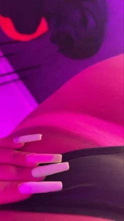 OnlyFans cuenta curvyswedishbrunette header 2