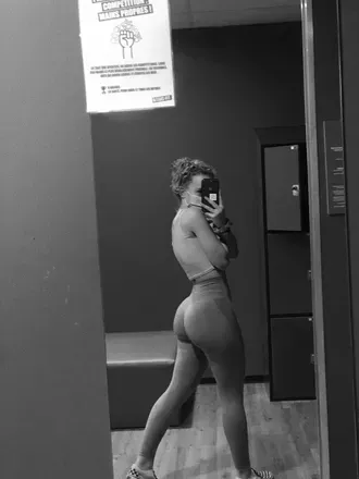 OnlyFans cuenta awyriz avatar 1