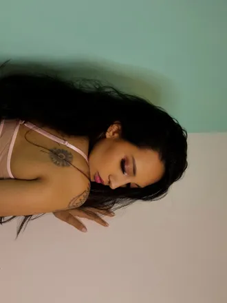 OnlyFans cuenta yessek header 2