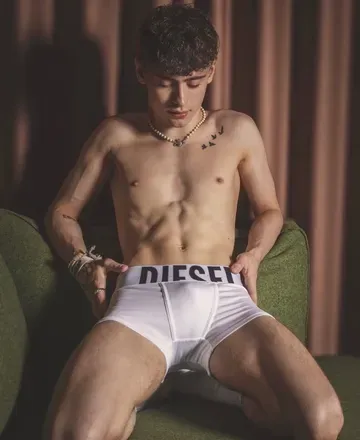 OnlyFans cuenta tombakerx header 2