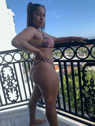 OnlyFans cuenta u183878325 header 2