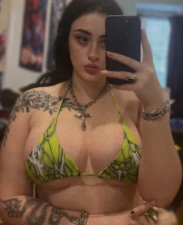 OnlyFans account  paleprincesss avatar 1