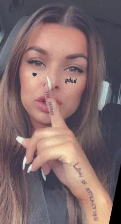 OnlyFans cuenta goddesstrinx header 2