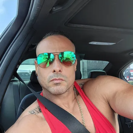 OnlyFans account  u208053921 header 2