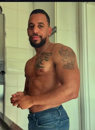 OnlyFans cuenta thecuriousgroom header 2