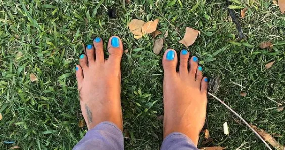 OnlyFans cuenta bunnydirtyfeet header 2
