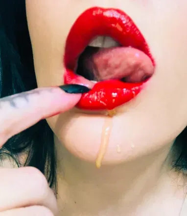 OnlyFans account  lolaslusciouslips23 avatar 1