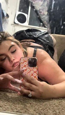 OnlyFans cuenta iheartpeachesx header 2