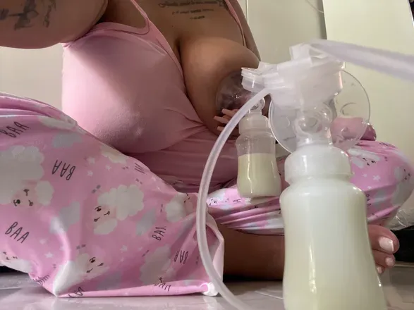 OnlyFans cuenta queenofmilk06 header 2