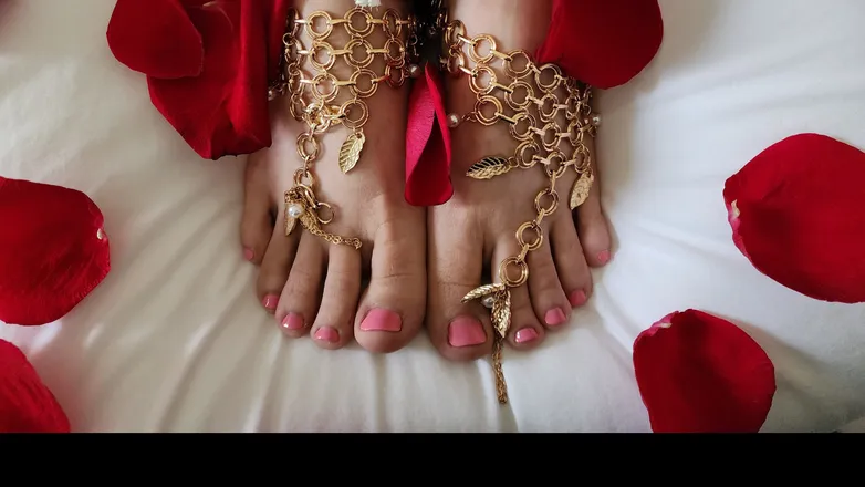 OnlyFans cuenta littlesierrasweetfeet header 2