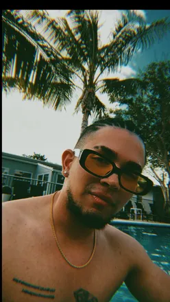 OnlyFans account  thereallio avatar 1