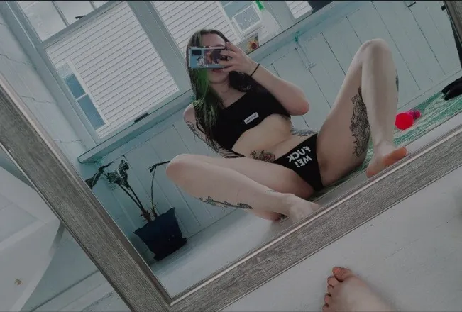 OnlyFans cuenta gothwaifuxxx header 2