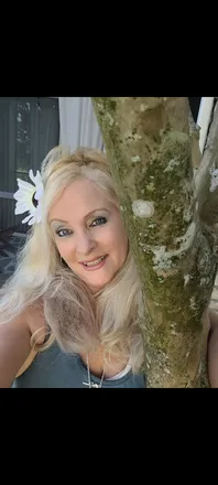 OnlyFans account  goldieocks header 2