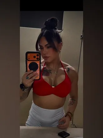 OnlyFans cuenta akira_okay header 2