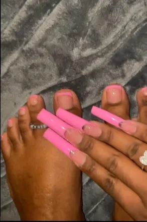 OnlyFans cuenta mosprettyfeet header 2