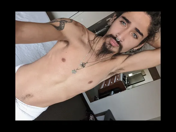 OnlyFans cuenta korvuskreations header 2