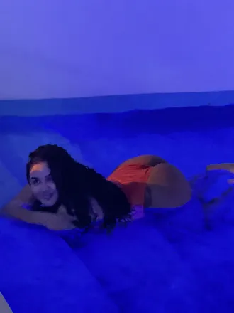 OnlyFans cuenta isabella13xxx header 2