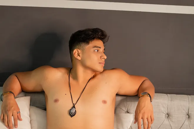 OnlyFans cuenta mikevillla header 2