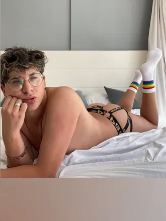 OnlyFans cuenta batechild header 2