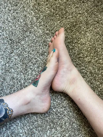 OnlyFans cuenta sandiraefeet header 2