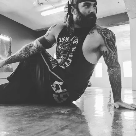 OnlyFans cuenta doccountry header 2